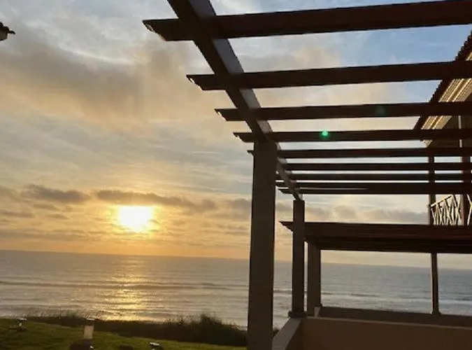 Sunset House With Seaview & Terrace By Vacationy Appartamento Leiria