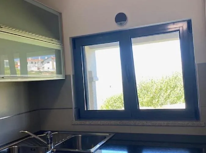 Sunset House With Seaview & Terrace By Vacationy Appartamento Leiria